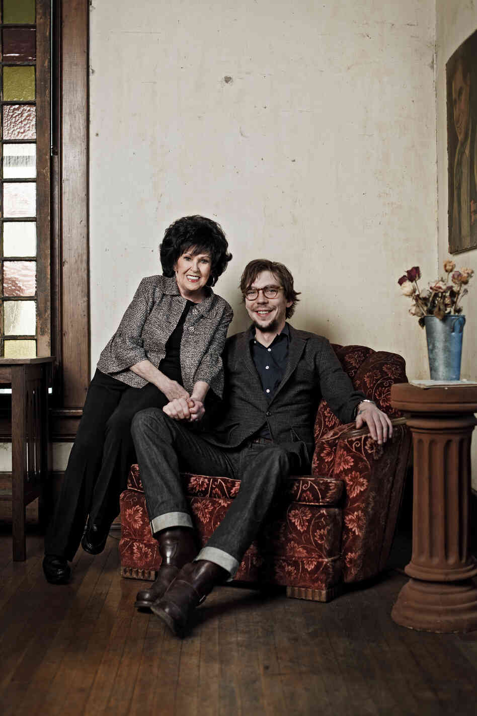 Wanda Jackson with Justin Townes Earle. Wanda Jackson with Justin Townes Earle.