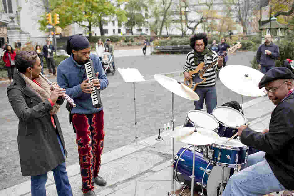 Keyboardist Marc Cary led a group at the Engineers' Gate, adjacent to the reservoir at East 90th Street.