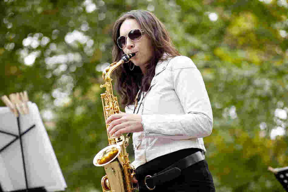 Sharel Cassity led a quintet atop Glade Arch, near a skateboarding practice area. 