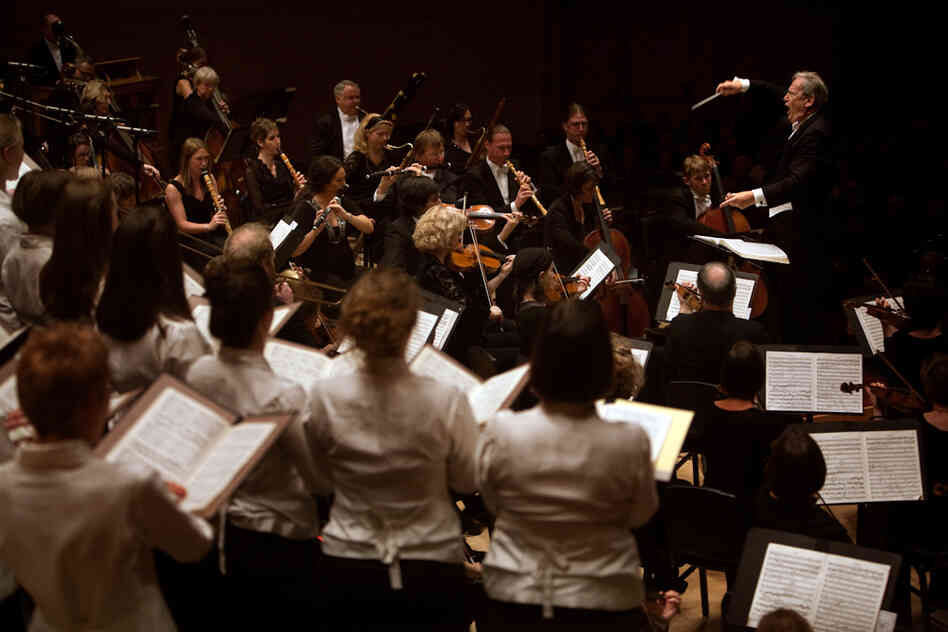 John Eliot Gardiner and his Orchestre Revolutionaire et Romantique and the Monteverdi Choir performed Beethoven's Missa Solemnis at Carnegie Hall on November 17, 2012.