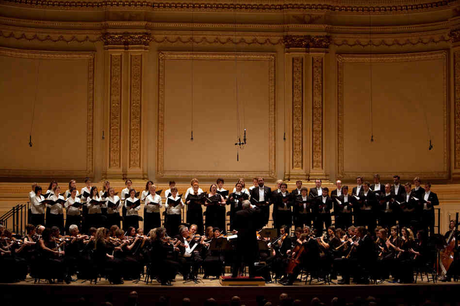 Gardiner's interpretation calls for trim forces compared to other conductors' much weightier numbers of choristers and instrumentalists.
