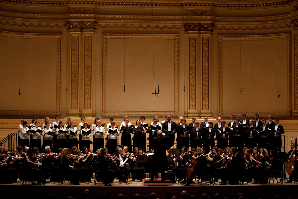 Gardiner's interpretation calls for trim forces compared to other conductors' much weightier numbers of choristers and instrumentalists.