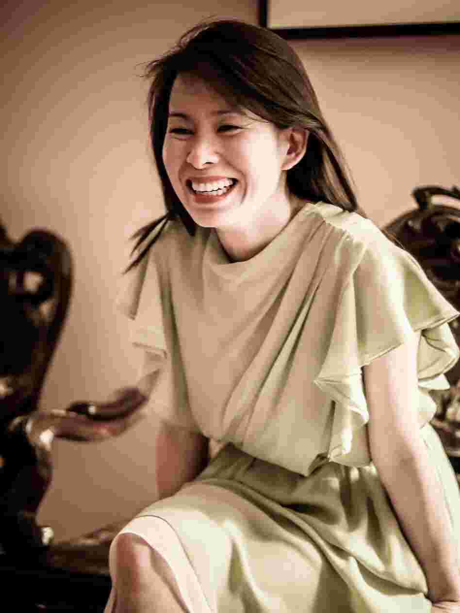 Kim Thuy is a Canadian writer. Ru is her first novel.