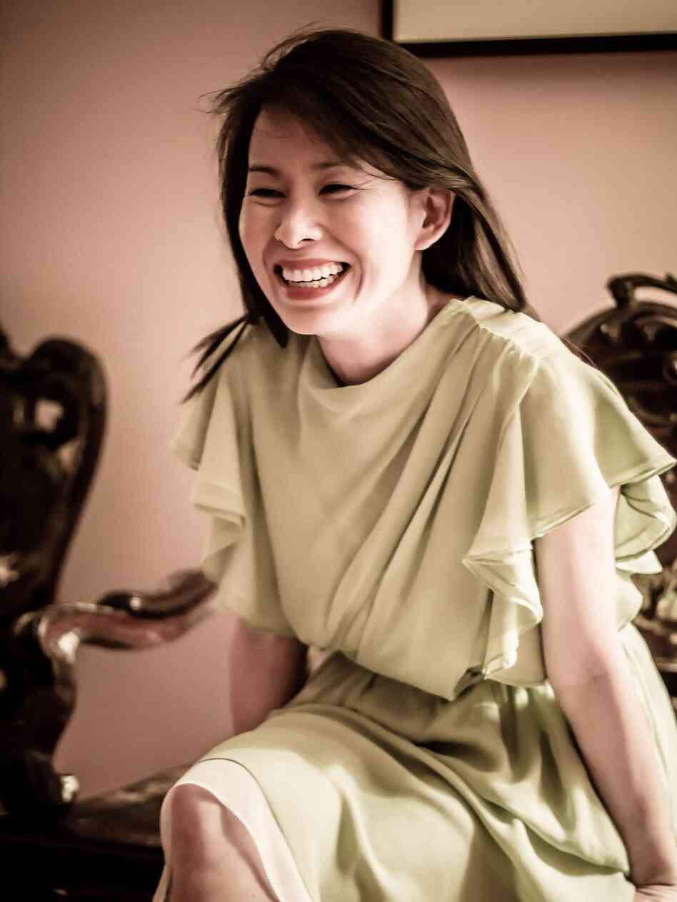 Kim Thuy is a Canadian writer. Ru is her first novel.