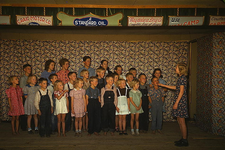 Schoolchildren singing, Pie Town, N.M., 1940