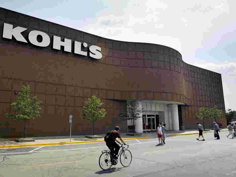 The no-questions-asked return policy of the Kohl's department store chain helped it win a spot on the "Naughty and Nice" list compiled by Consumer Reports.