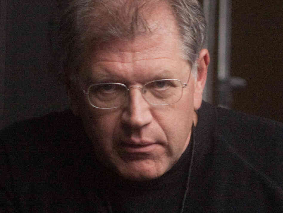 Acclaimed writer-director-producer Robert Zemeckis has worked on more than 30 films, including the Back to the Future series and Forrest Gump, for which he won an Oscar for best director.