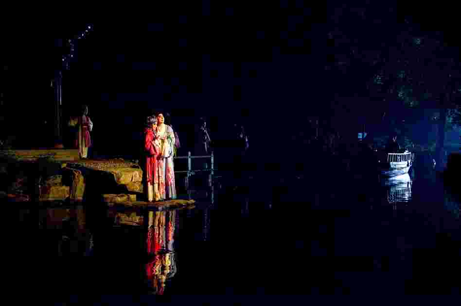 Characters Du Liniang (left) with her love, Liu Mengmei, in a 2010 production of Peony Pavillion. Characters Du Liniang (left) with her love, Liu Mengmei, in a 2010 production of Peony Pavillion.