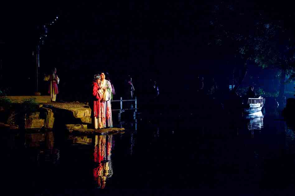 Characters Du Liniang (left) with her love, Liu Mengmei, in a 2010 production of Peony Pavillion. Characters Du Liniang (left) with her love, Liu Mengmei, in a 2010 production of Peony Pavillion.