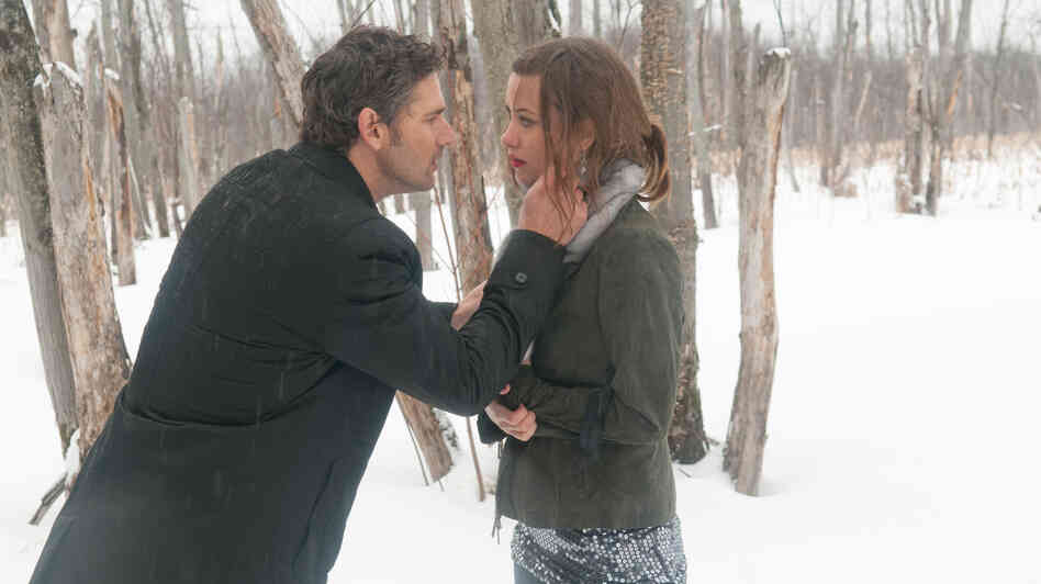 Addison (Eric Bana) and Liza (Olivia Wilde) run for the Canadian border after a casino heist gone wrong. Addison (Eric Bana) and Liza (Olivia Wilde) run for the Canadian border after a casino heist gone wrong.