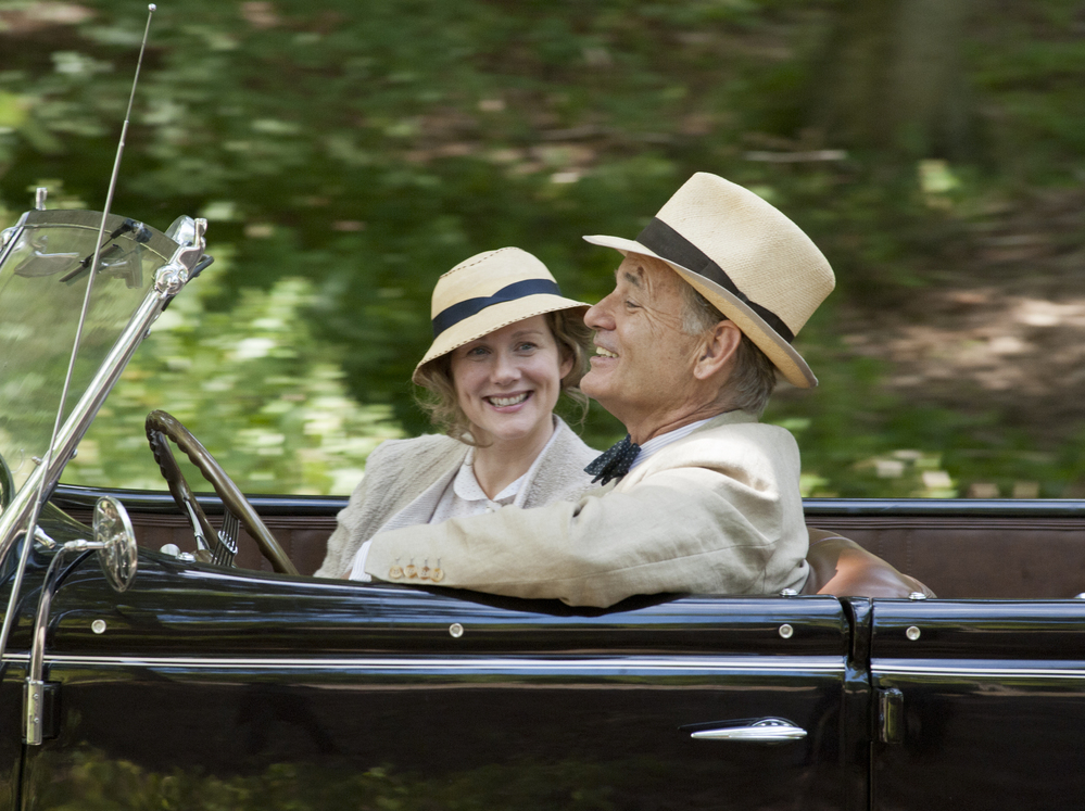 The film's story is told in large part from the perspective of Roosevelt's distant cousin Daisy (Laura Linney), with whom he carries on an affair.