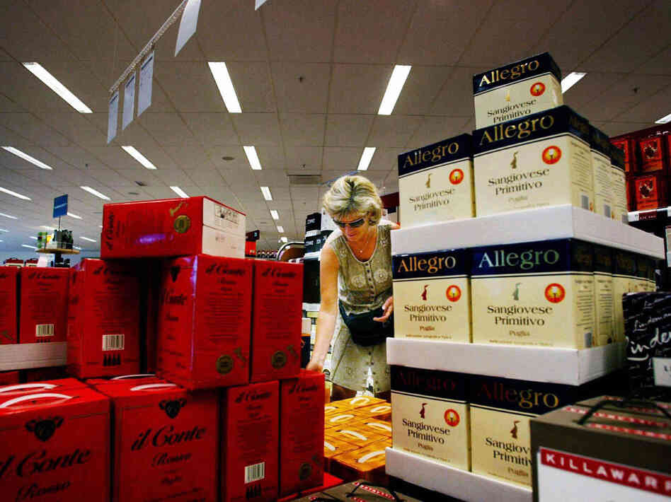 If you're picking a boxed wine for your party this season, be aware that temperature is everything.