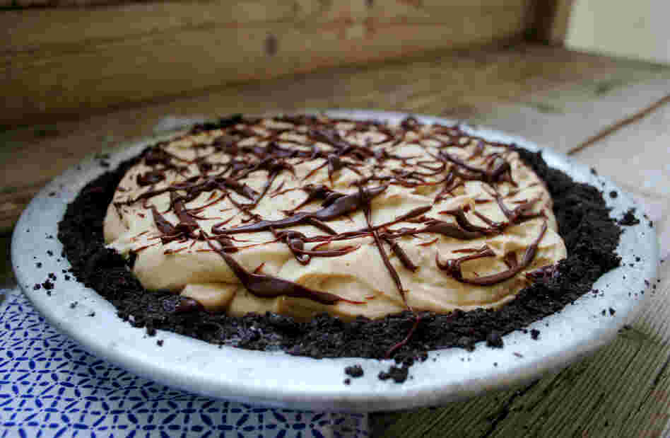 Speculaas Pie With Chocolate Ganache