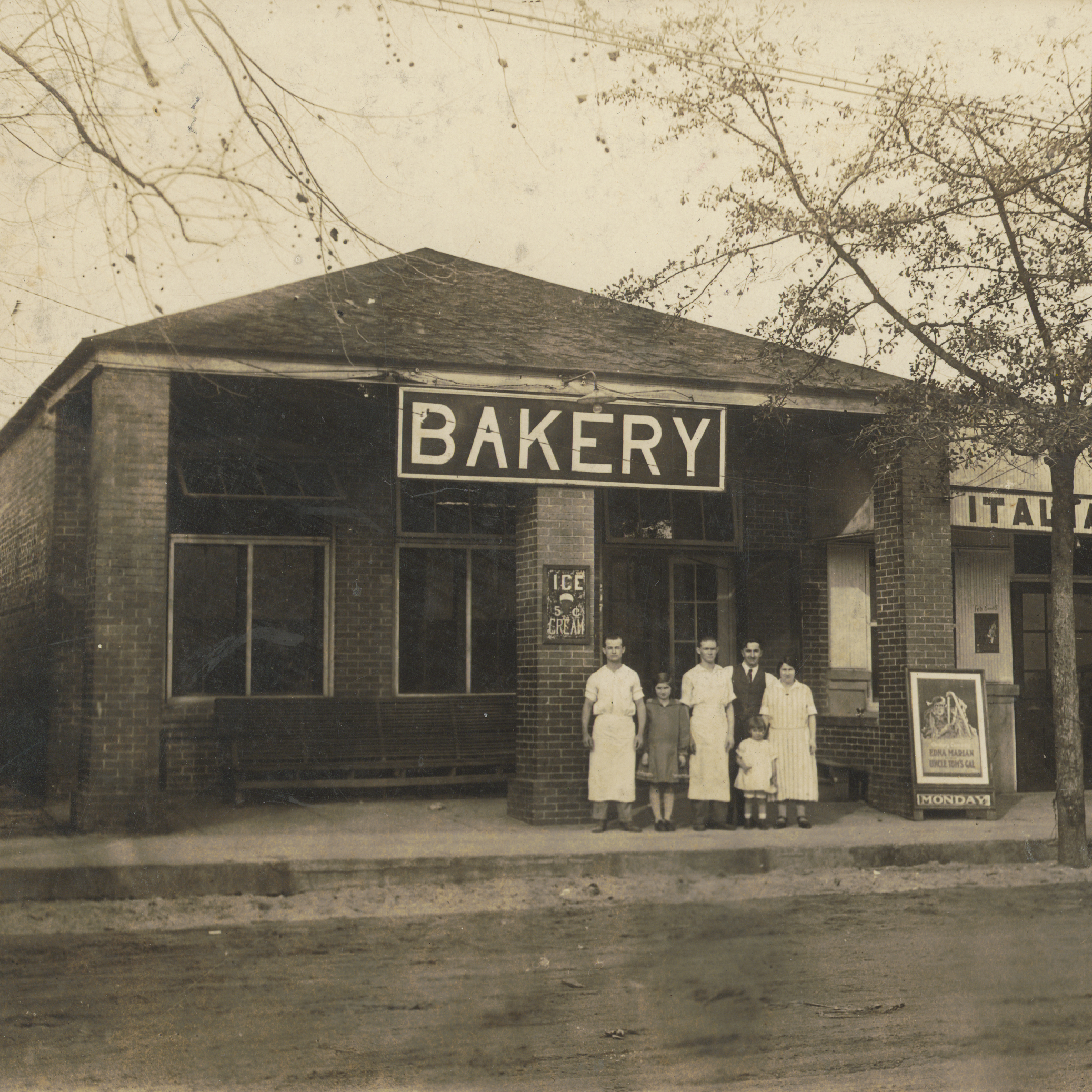 The original Claxton Bakery in Claxton, Ga., circa 1915-1920.