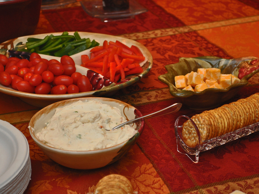 There's new evidence that kids can reduce calories and feel full by snacking on veggies and cheese instead of chips. There's new evidence that kids can reduce calories and feel full by snacking on veggies and cheese instead of chips.