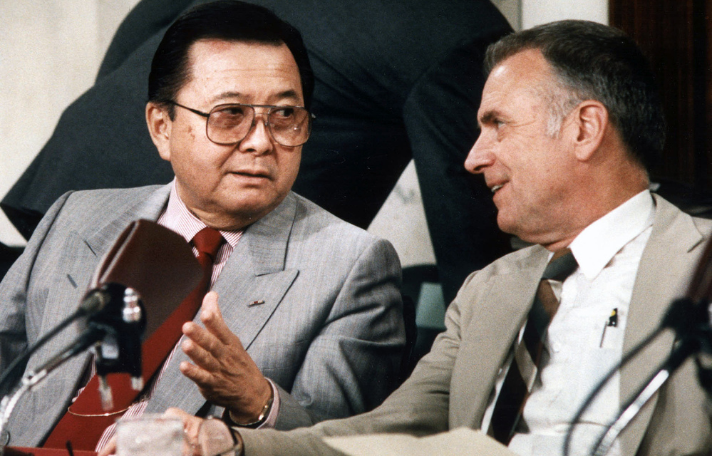 Sen. Daniel Inouye (left), who died at 88 Monday, served as the chairman of the Senate committee investigating the Iran-Contra affair in 1986.