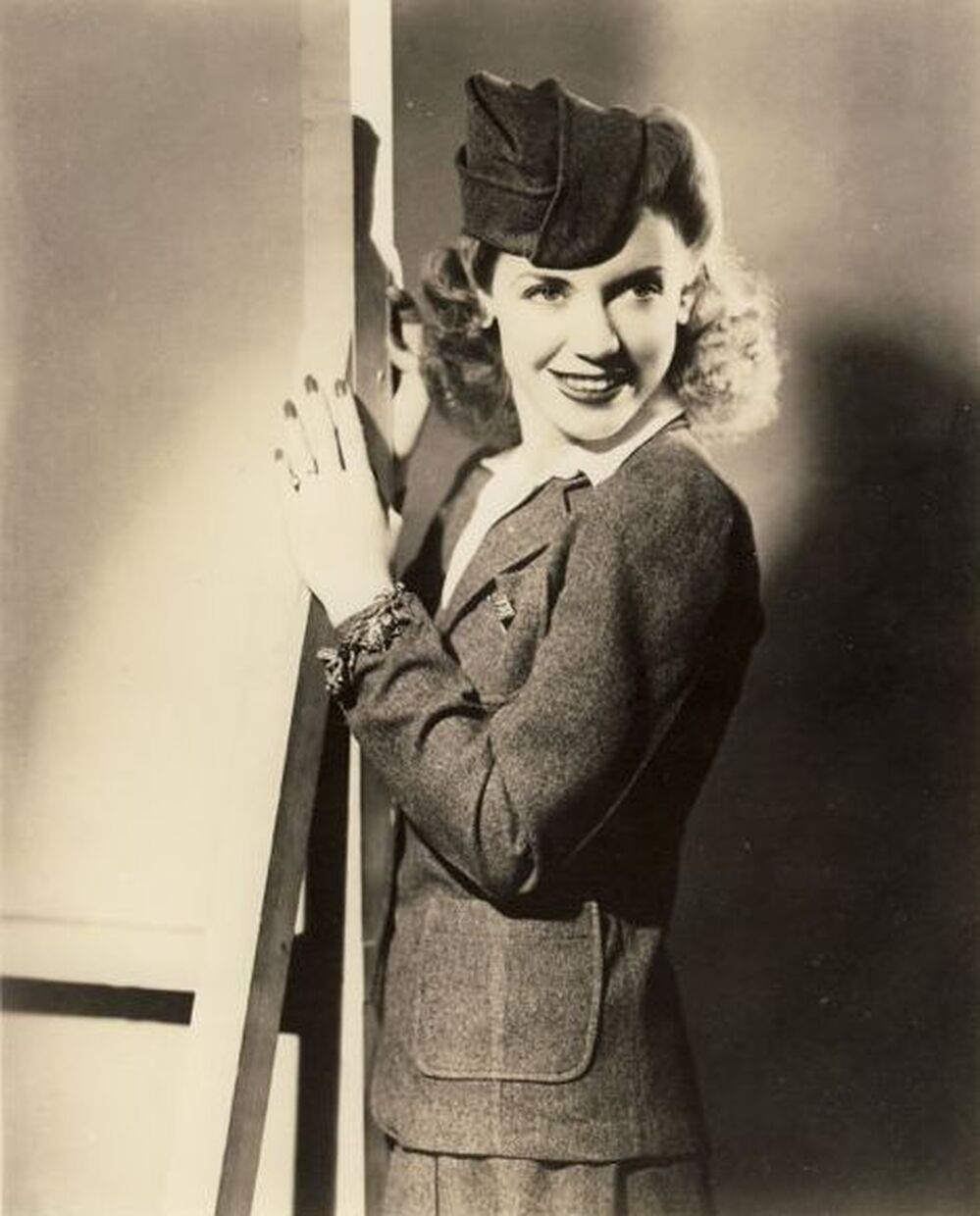 During World War II, "Canteen Girl" Phyllis Jeanne Creore spoke and sang to the troops and their loved ones for 15 minutes every week on NBC radio.