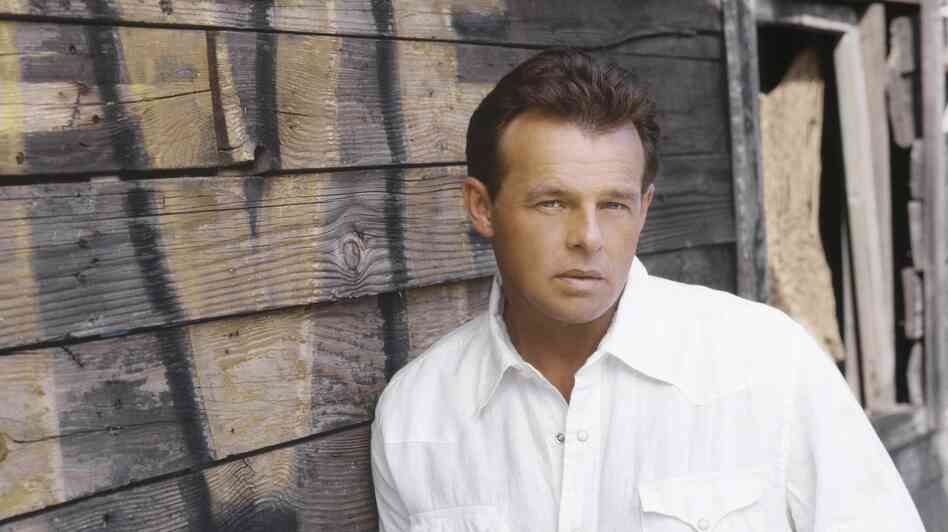 Sammy Kershaw's new album of Cajun holiday songs is called A Sammy Klaus Christmas.