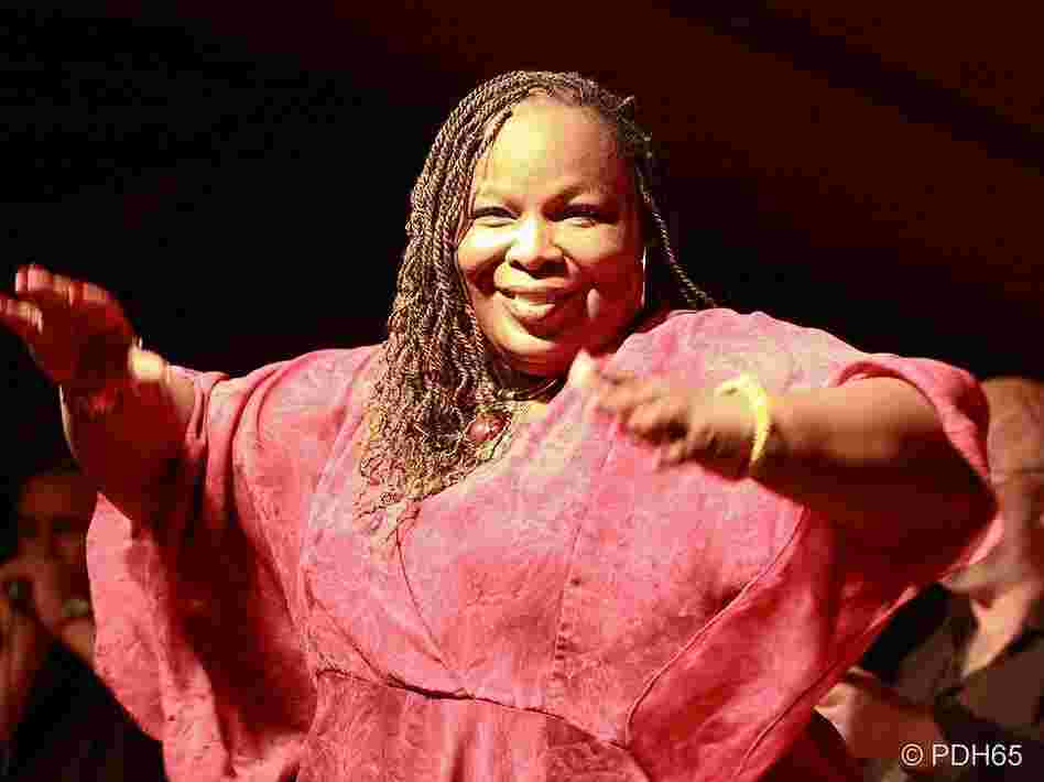 Baltimore blues, jazz and gospel singer Lea Gilmore performing in Belgium.