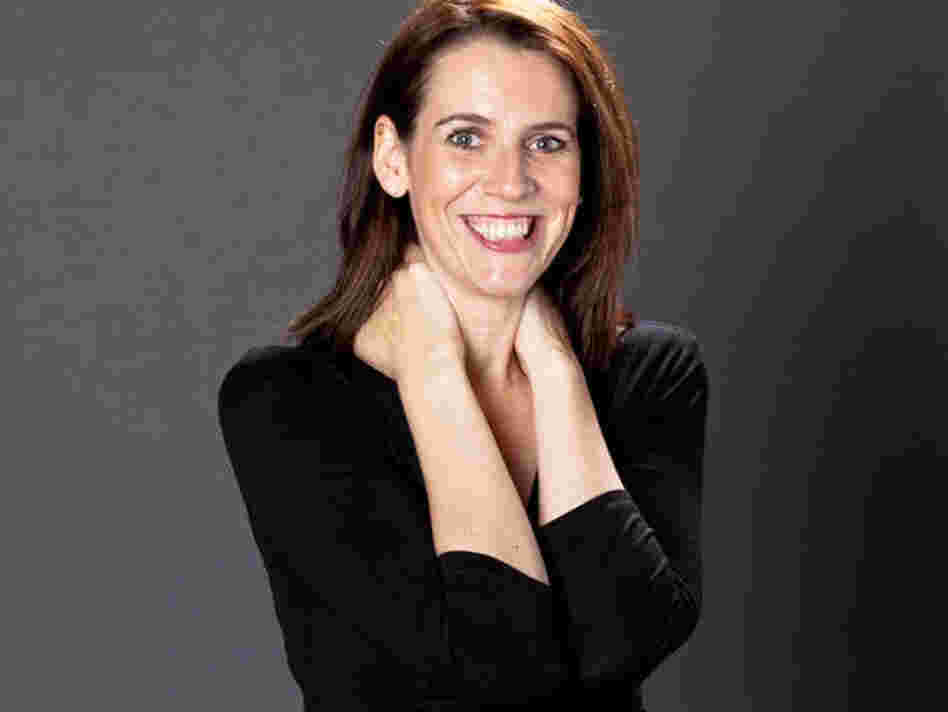 A native of Scotland, Lisa O'Donnell won the Orange Screenwriting Prize in 2000 for The Wedding Gift.