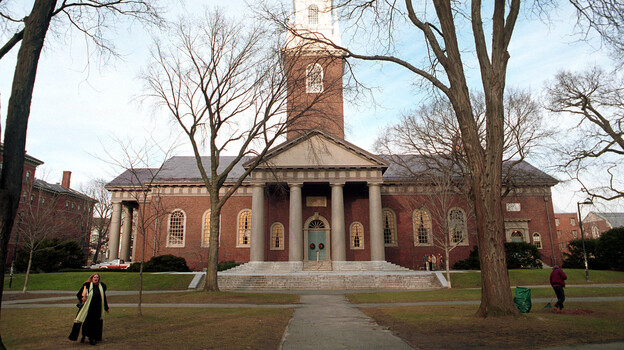 Top schools like Harvard, seen here in 2000, often offer scholarships and other financial incentives, but they are finding it hard to increase the socioeconomic diversity on campus. Top schools like Harvard, seen here in 2000, often offer scholarships and other financial incentives, but they are finding it hard to increase the socioeconomic diversity on campus.