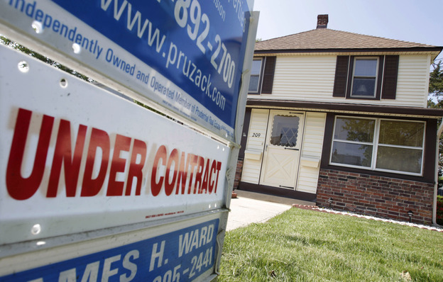 New federal mortgage rules come at a time when regulators and banks are trying to find a middle ground between overly lax and overly tight lending standards.