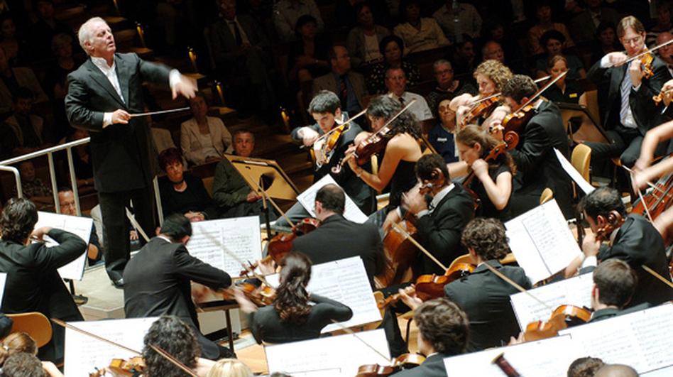 Conductor Daniel Barenboim and the West-Eastern Divan Orchestra.