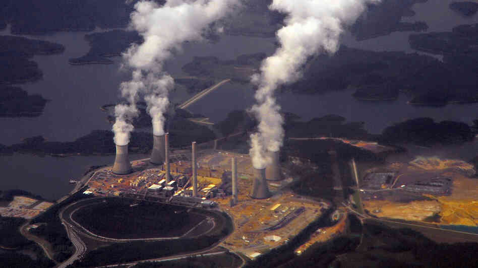 Georgia Power's coal-fired steam-turbine electric generating Plant Bowen in Euharlee, Ga., seen in 2009. The utility is planning on shuttering 15 coal- and oil-fired generating units at its facilities. Georgia Power's coal-fired steam-turbine electric generating Plant Bowen in Euharlee, Ga., seen in 2009. The utility is planning on shuttering 15 coal- and oil-fired generating units at its facilities.