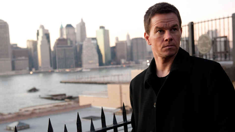 In a corrupt New York, private detective Billy Taggart (Mark Wahlberg) tries to straighten out the city as he straightens out his own life. In a corrupt New York, private detective Billy Taggart (Mark Wahlberg) tries to straighten out the city as he straightens out his own life.