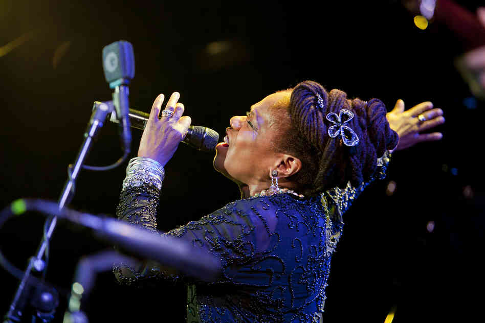 Catherine Russell sang standards and old songs from Le Poisson Rouge.