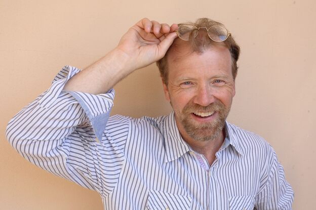 George Saunders' previous books include In Persuasion Nation and The Very Persistent Gappers of Frip. He won a MacArthur Fellowship in 2006.