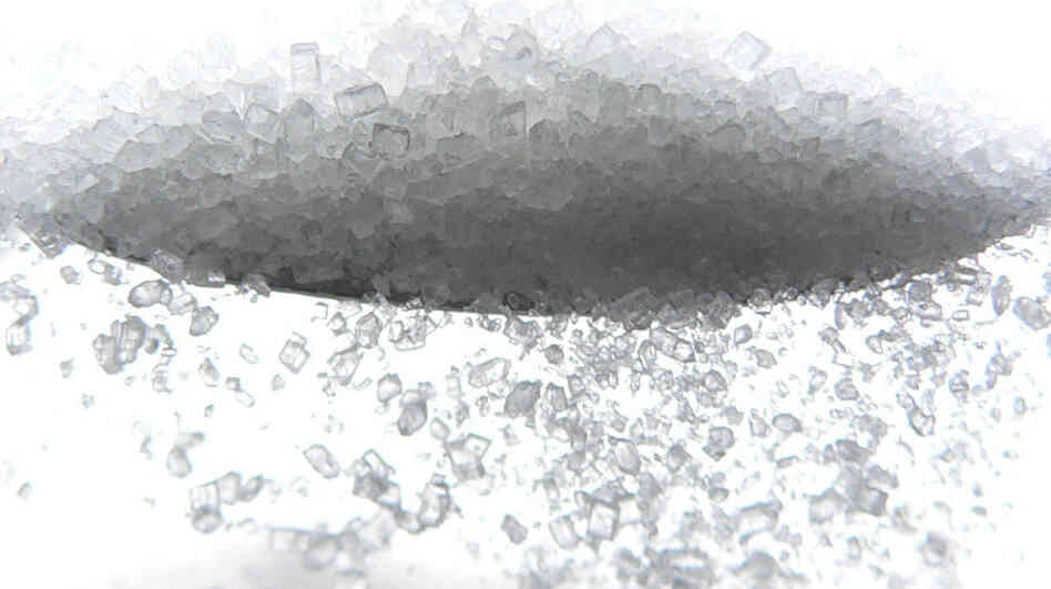 Adults who upped their intake of sugary foods or drank sugar-sweetened drinks gained about a pound a year, a study found.