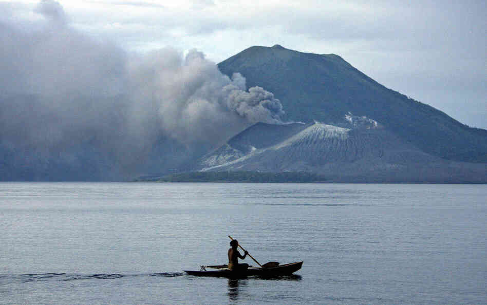 Diamond argues that there are things we can learn from small-scale societies like those found in Papua New Guinea.
