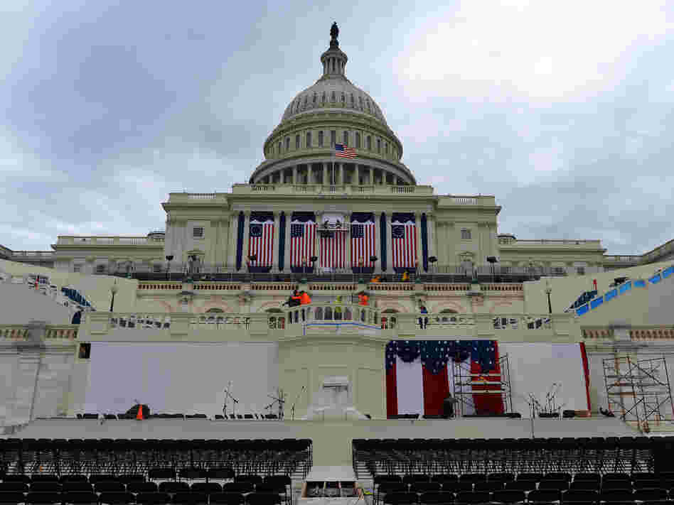 Preparations continue on the U.S. Capitol for the second inauguration of President Barack Obama in Washington, D.C., on Jan. 17, 2013.