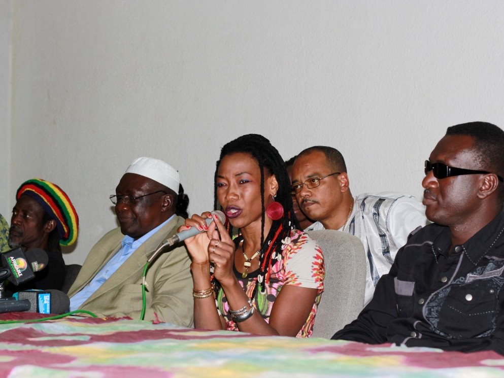 Fatoumata Diawara and some of her musical collaborators on 