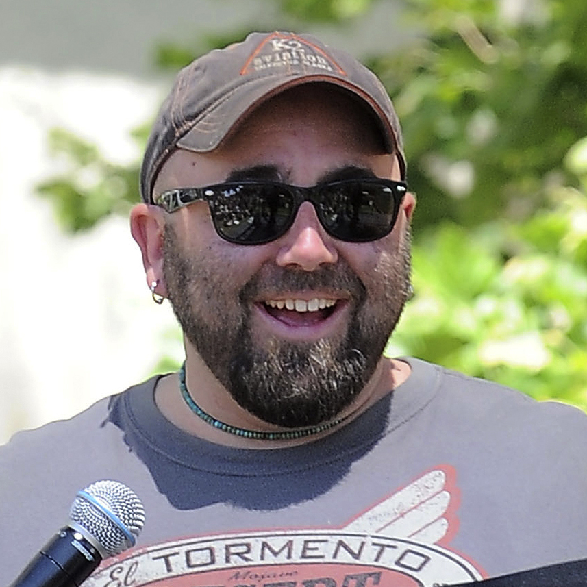 Food Network star Duff Goldman and his team of cake makers will be serving their country on Monday.