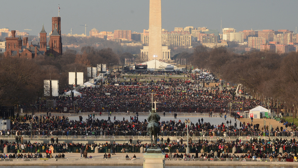 Looking west from the Capitol toward the Washington Monument several hours before President Obama was to take the oath of office.