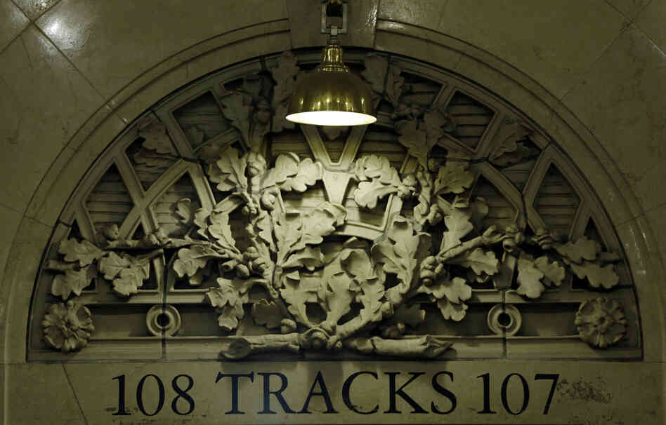 The terminal's track entrances are adorned with acorns and oak leaf clusters as a tribute to the Vanderbilt family.