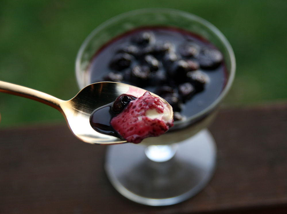 Vanilla Pudding With Roasted Fruit