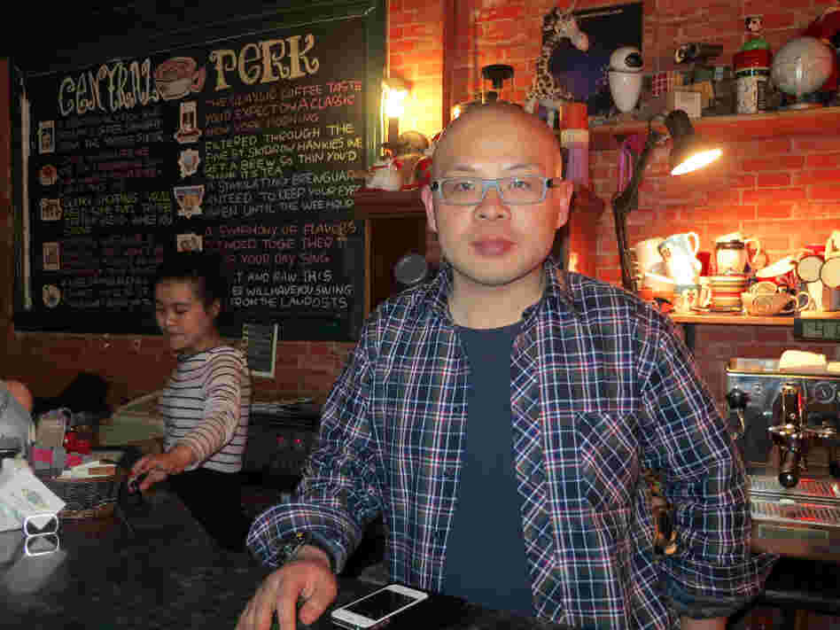 Du Xin, the "Chinese Gunther," owns Central Perk in Beijing. That's not all he has in common with Gunther on the show. "I love Rachel," he sighs.