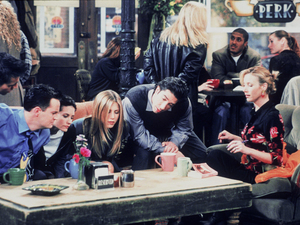 The six Manhattan singles of Friends (from left, Joey (Matt LeBlanc), Chandler (Matthew Perry), Monica (Courteney Cox), Rachel (Jennifer Aniston), Ross (David Schwimmer) and Phoebe (Lisa Kudrow) congregate at Central Perk in this 1999 still photo from the program.