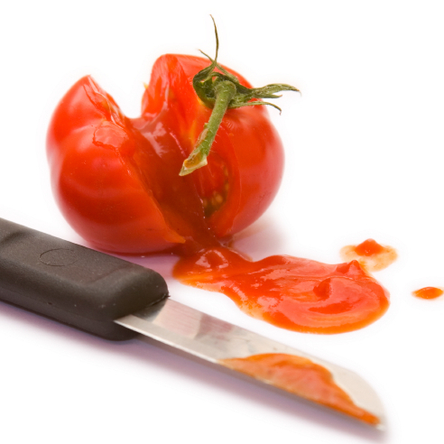 Tomato and knife