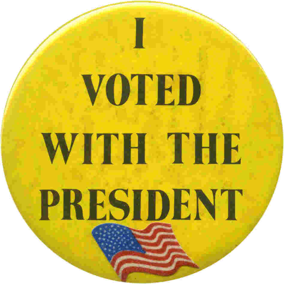 Bush supporters wore these Persian Gulf war-related buttons during the 1991 SOTU. But the war was a distant memory in '92. Bush supporters wore these Persian Gulf war-related buttons during the 1991 SOTU. But the war was a distant memory in '92.