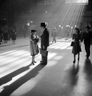A man and woman talk together in Grand Central's main concourse in October 1941.
