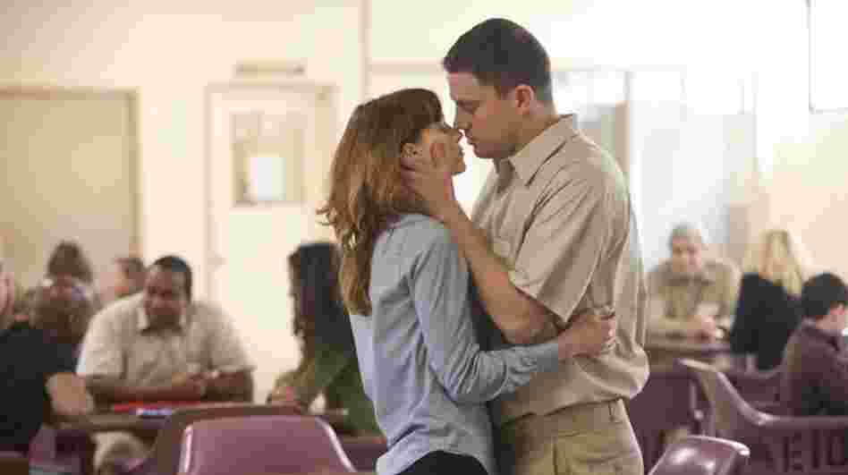 In Steven Soderbergh's medical thriller Side Effects, Emily (Rooney Mara) goes through an emotional crisis — and then a psychopharmacological one — after her husband Martin (Channing Tatum) is released from prison. In Steven Soderbergh's medical thriller Side Effects, Emily (Rooney Mara) goes through an emotional crisis — and then a psychopharmacological one — after her husband Martin (Channing Tatum) is released from prison.