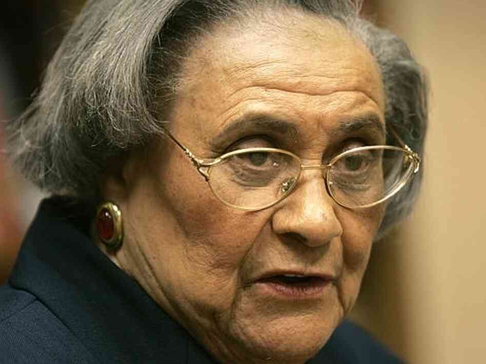 Essie Mae Washington-Williams is the biracial daughter of the late Sen. Strom Thurmond, R-S.C. She passed away February 4, 2013. Essie Mae Washington-Williams is the biracial daughter of the late Sen. Strom Thurmond, R-S.C. She passed away February 4, 2013.