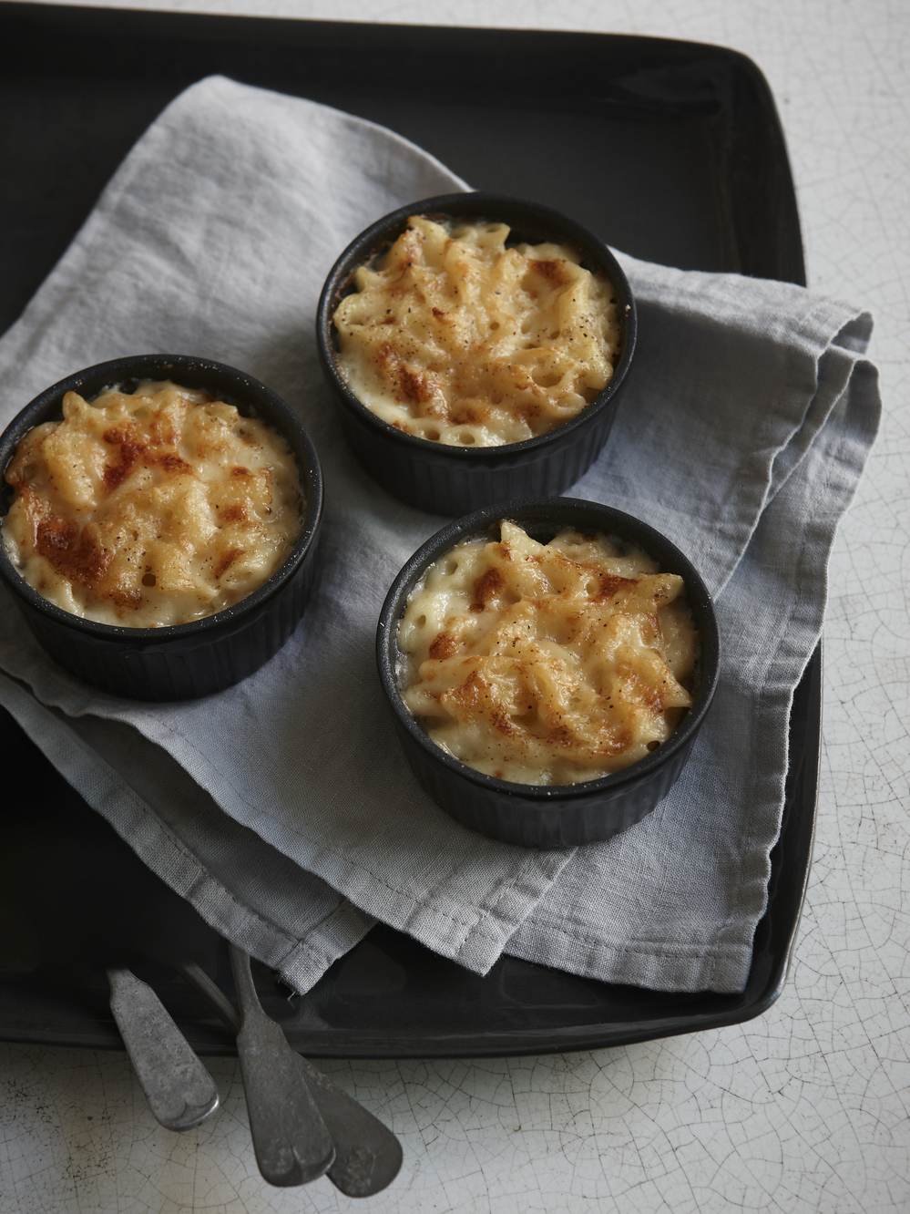 If you can't find pennette, use the small bulging crescents that are chifferi, or regular elbow macaroni, instead.