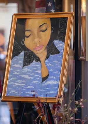 At a Chicago funeral home last week, a painting of 15-year-old shooting victim Hadiya Pendleton stood at the entrance.