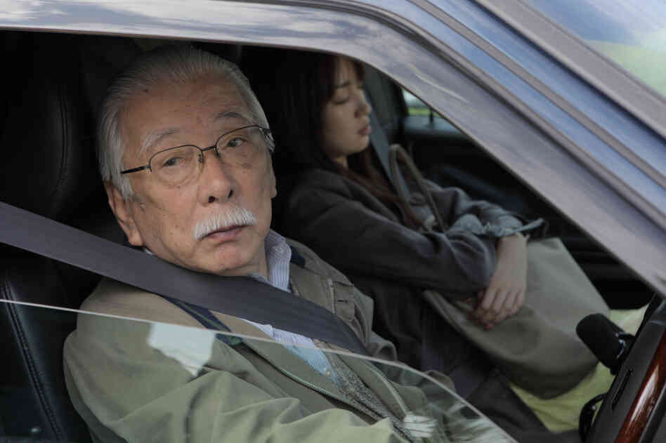 The age difference between Takashi (Tadashi Okuno) and Akiko transforms Takashi from a paying john into surrogate grandfather for the child-like student.