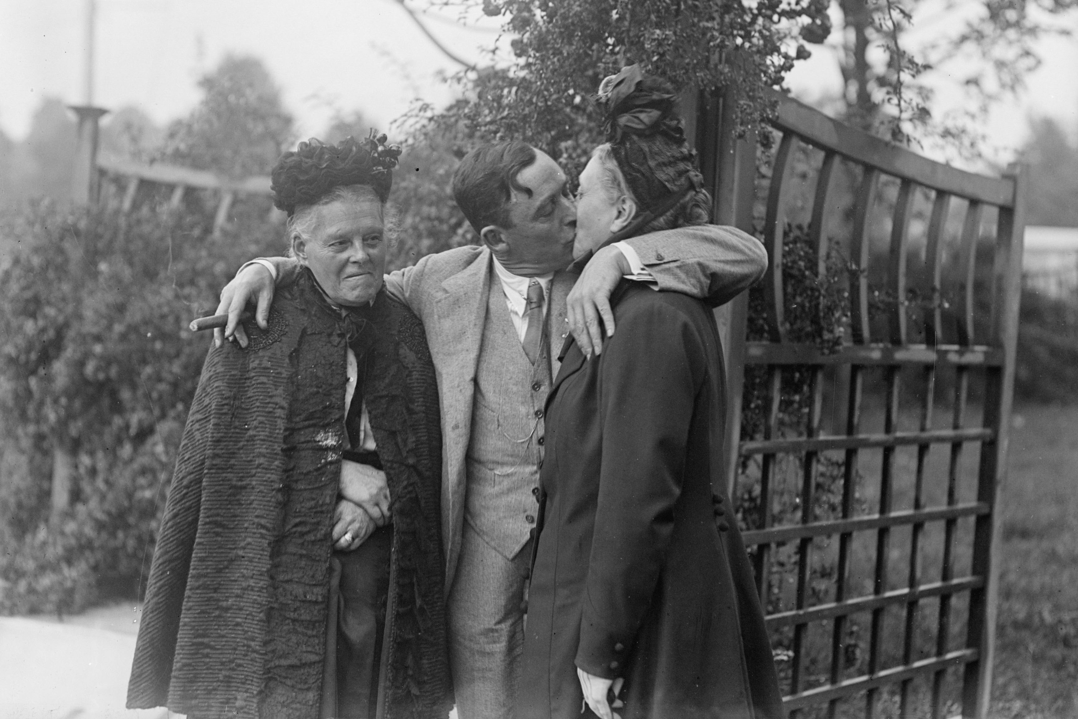 If it were a movie, it would be called<em> The Third Wheel</em> by Orson Welles